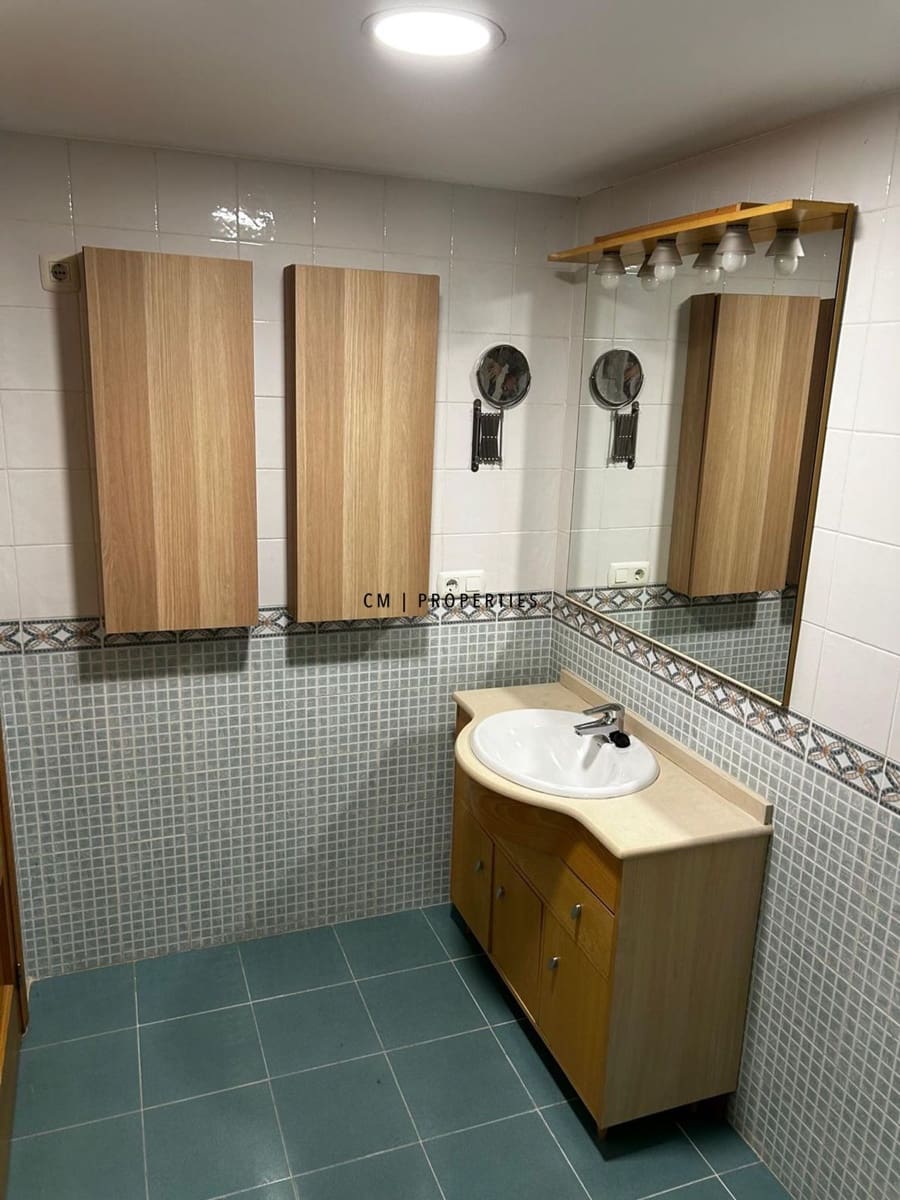 3 bedroom Flat for rent in Valencia city with pool garage - € 2,500 (Ref: 9500381)