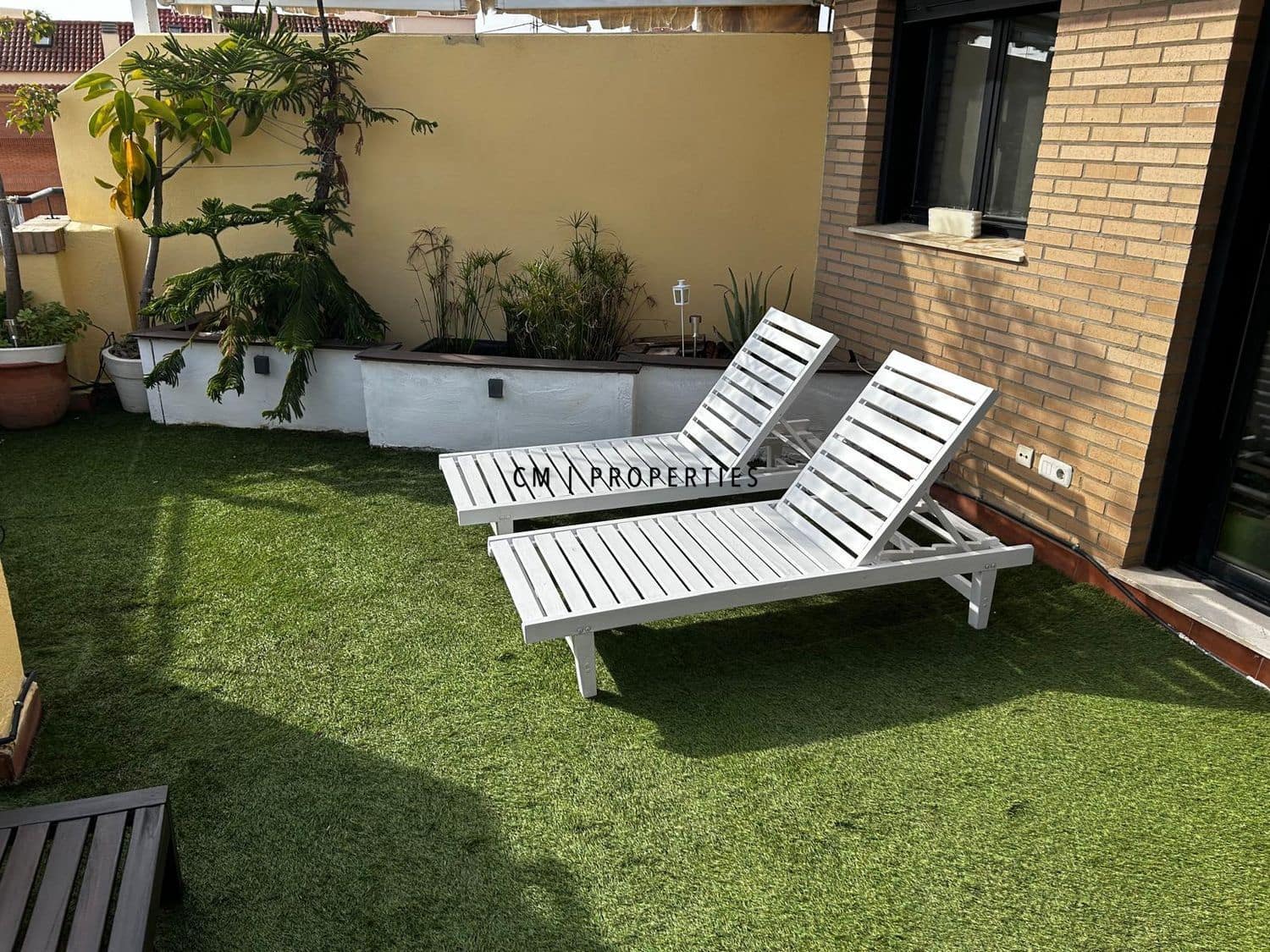 3 bedroom Flat for rent in Valencia city with pool garage - € 2,500 (Ref: 9500381)