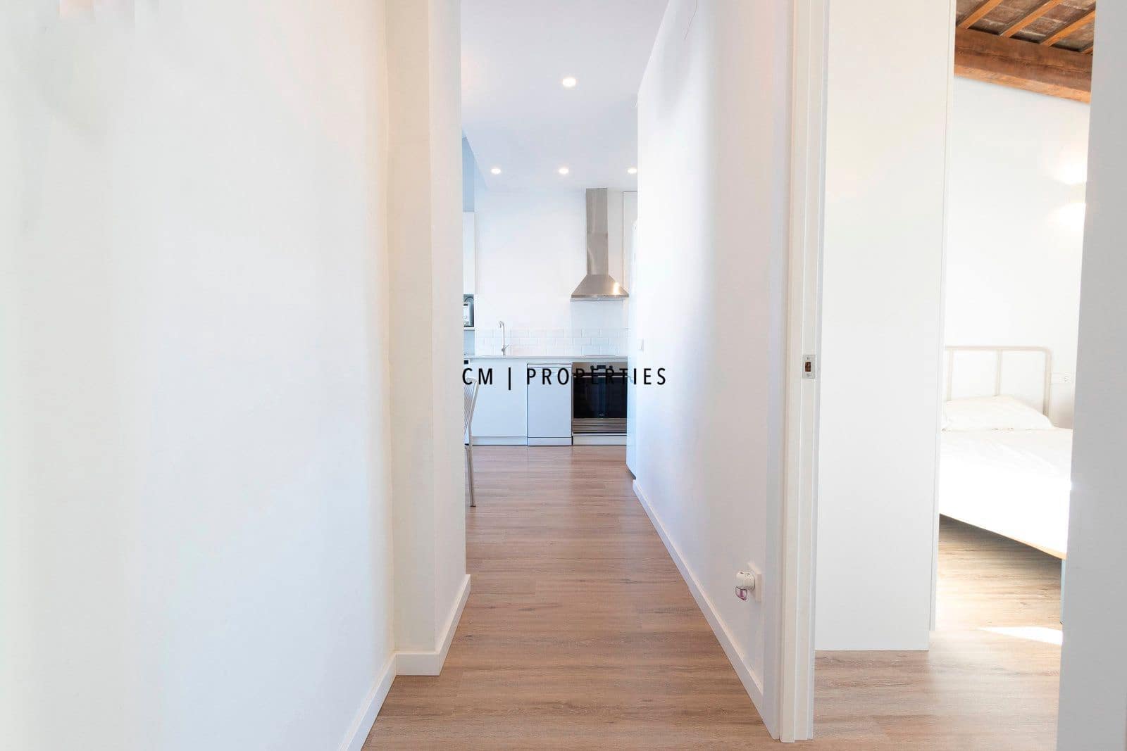 2 bedroom Penthouse for rent in Valencia city - € 1,900 (Ref: 9500382)