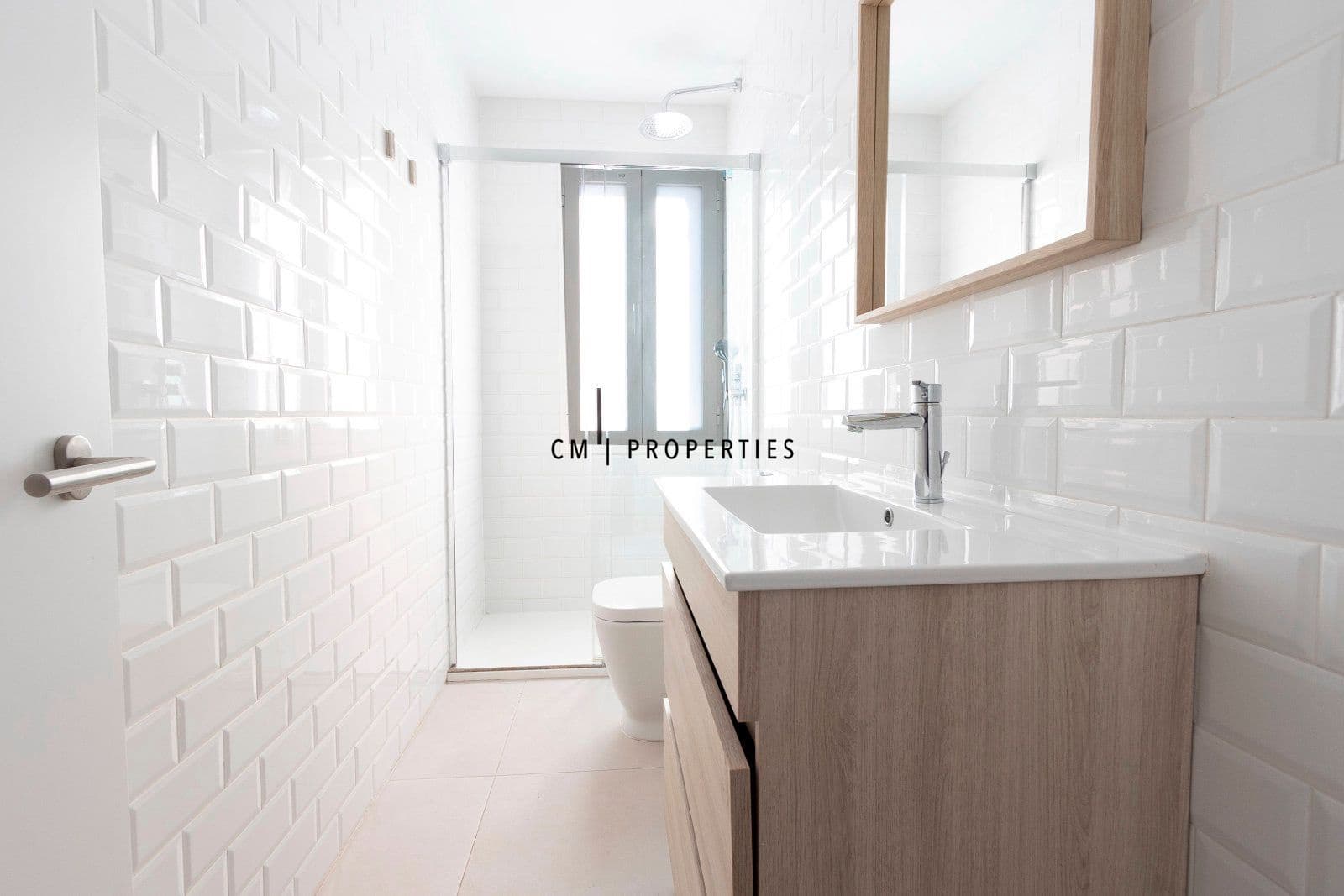 2 bedroom Penthouse for rent in Valencia city - € 1,900 (Ref: 9500382)