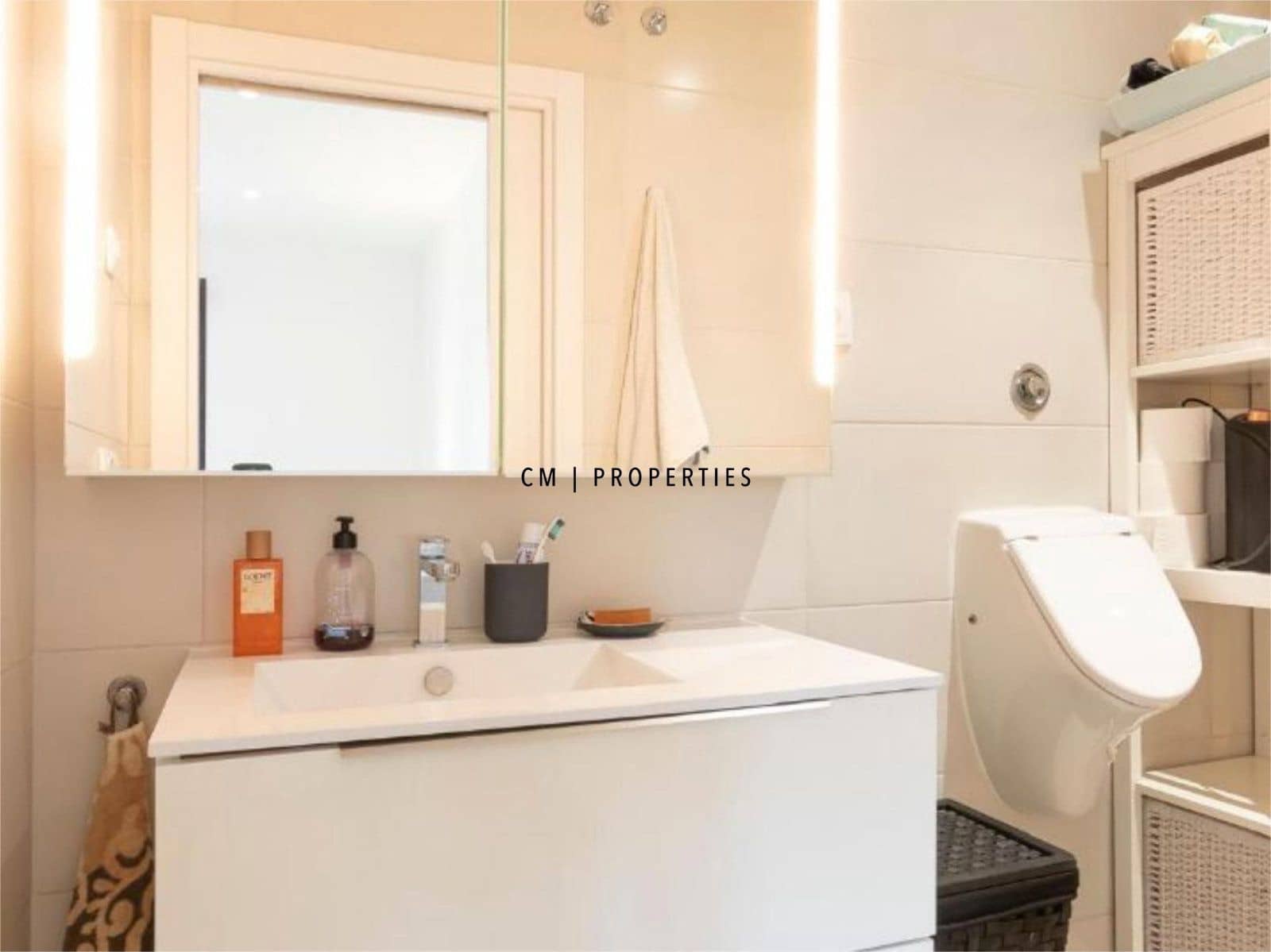 3 soveværelse Lejlighed til salg i Valencia by med swimmingpool - € 650.000 (Ref: 9502670)