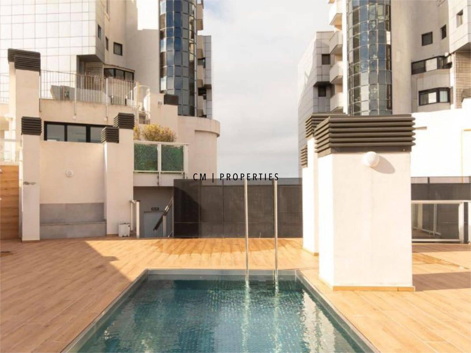 3 soveværelse Lejlighed til salg i Valencia by med swimmingpool - € 650.000 (Ref: 9502670)