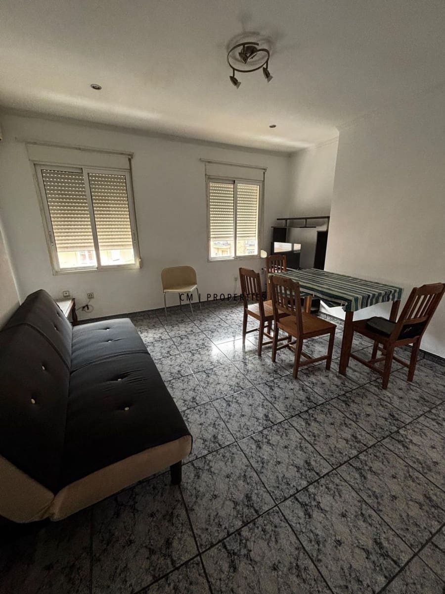 3 bedroom Flat for rent in Valencia city - € 1,100 (Ref: 9503420)