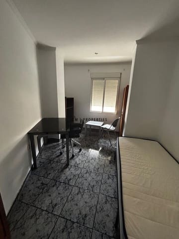 3 makuuhuone Asunto vuokrattavana paikassa Valencia kaupunki - 1 100 € (Ref: 9503420)