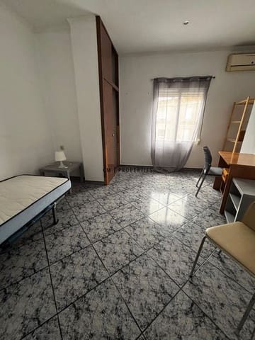 3 makuuhuone Asunto vuokrattavana paikassa Valencia kaupunki - 1 100 € (Ref: 9503420)