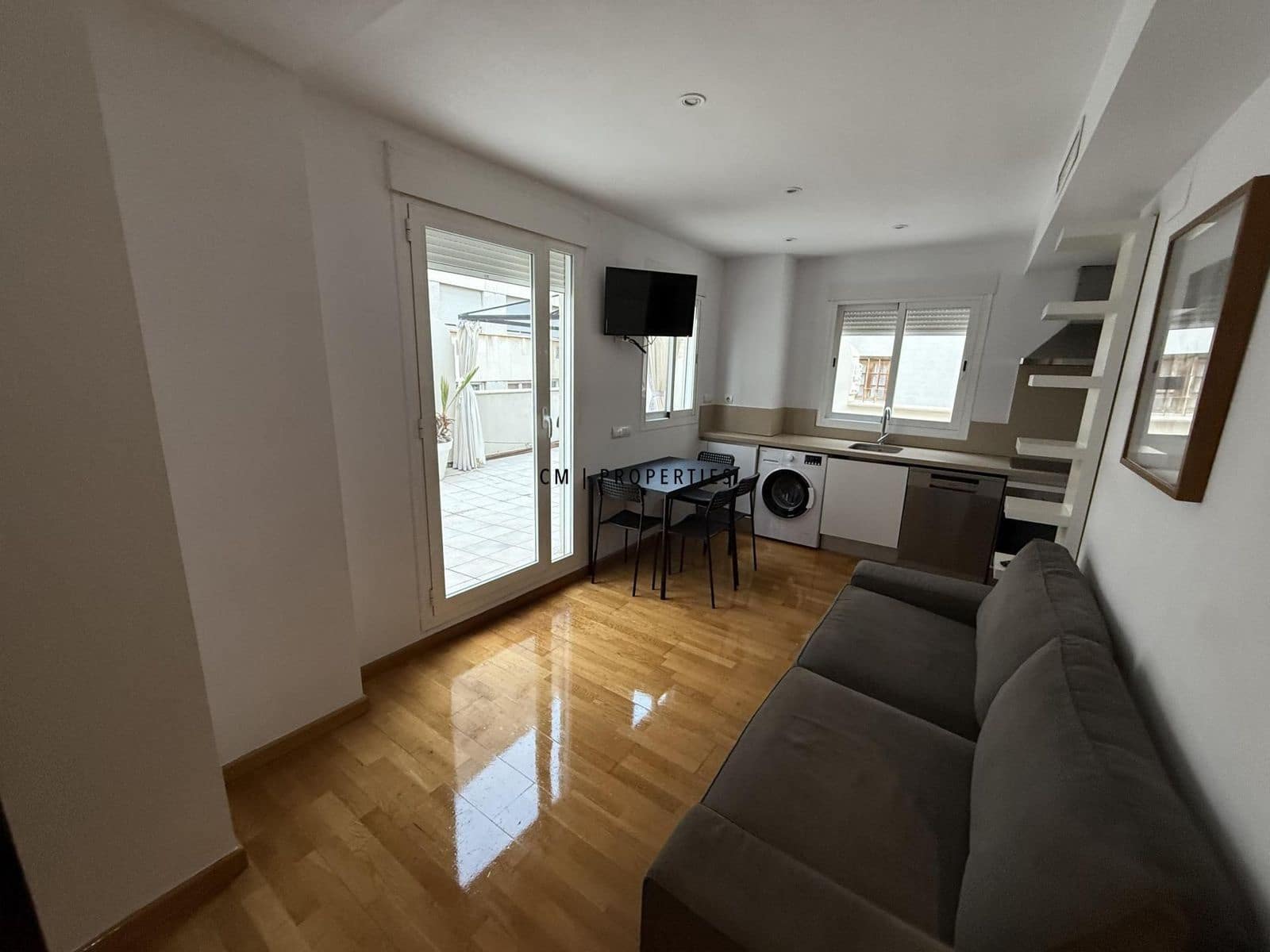 2 bedroom Penthouse for rent in Valencia city - € 1,595 (Ref: 9503421)