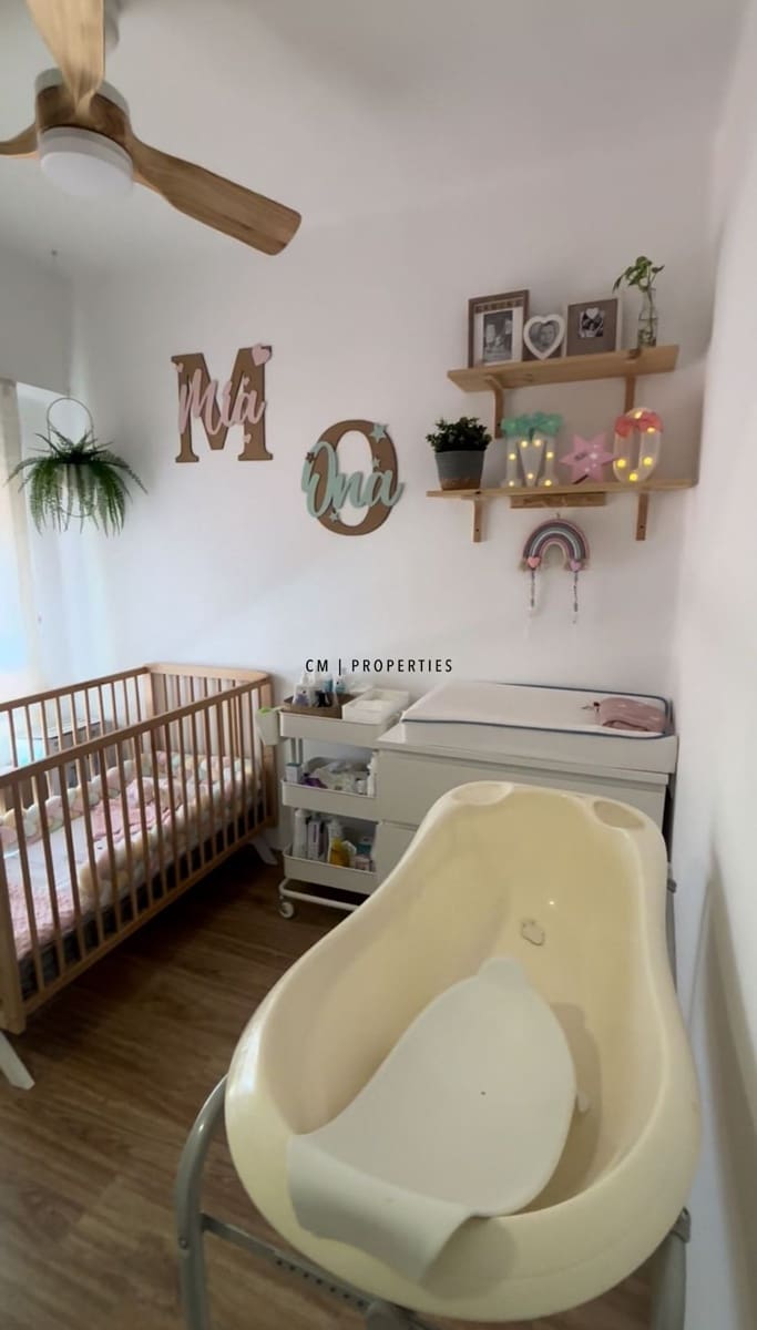 3 slaapkamer Flat te koop in Valencia stad - € 350.000 (Ref: 9503422)