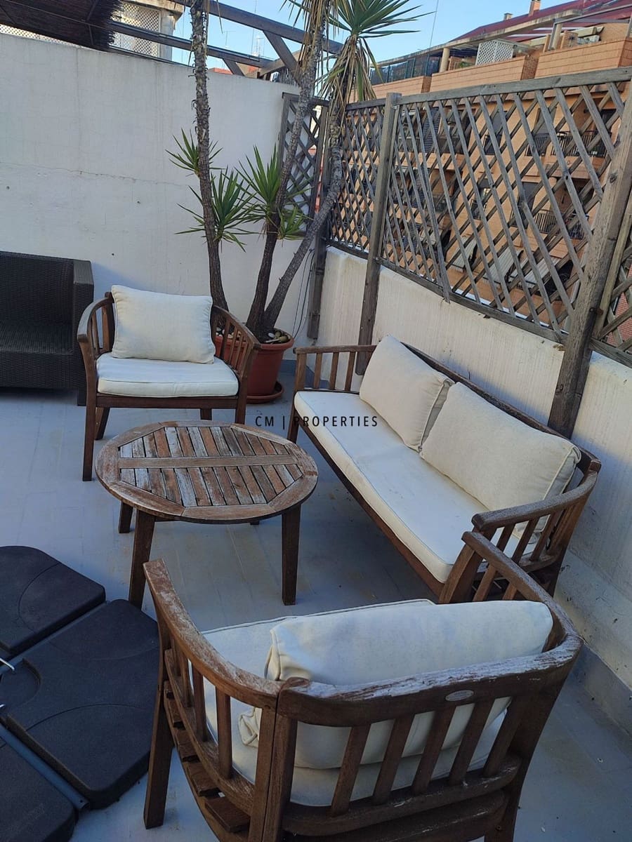 1 bedroom Penthouse for rent in Valencia city - € 1,100 (Ref: 9506441)