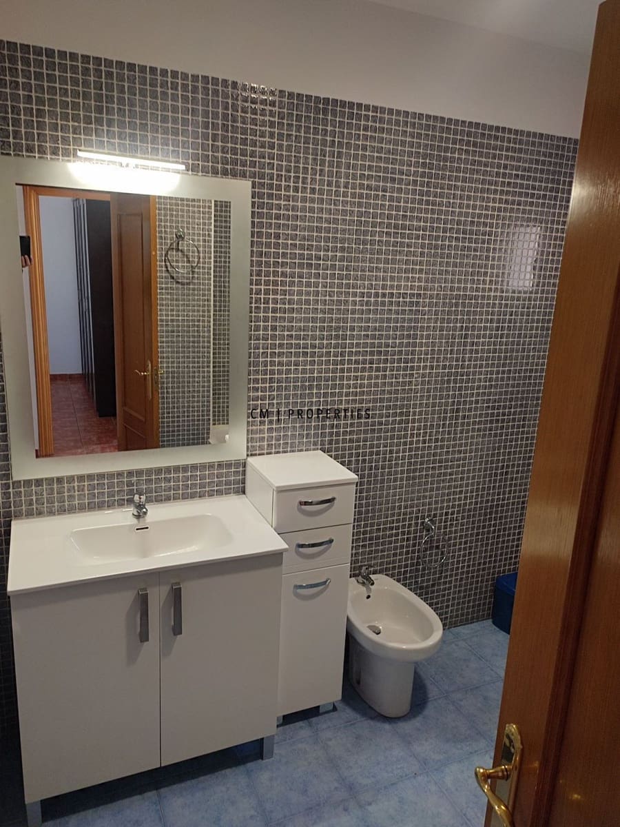 1 bedroom Penthouse for rent in Valencia city - € 1,100 (Ref: 9506441)