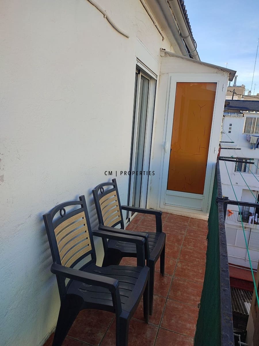 1 bedroom Penthouse for rent in Valencia city - € 1,100 (Ref: 9506441)