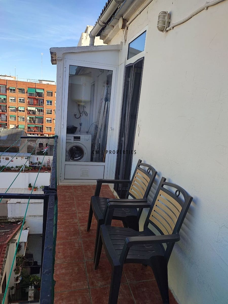 1 bedroom Penthouse for rent in Valencia city - € 1,100 (Ref: 9506441)
