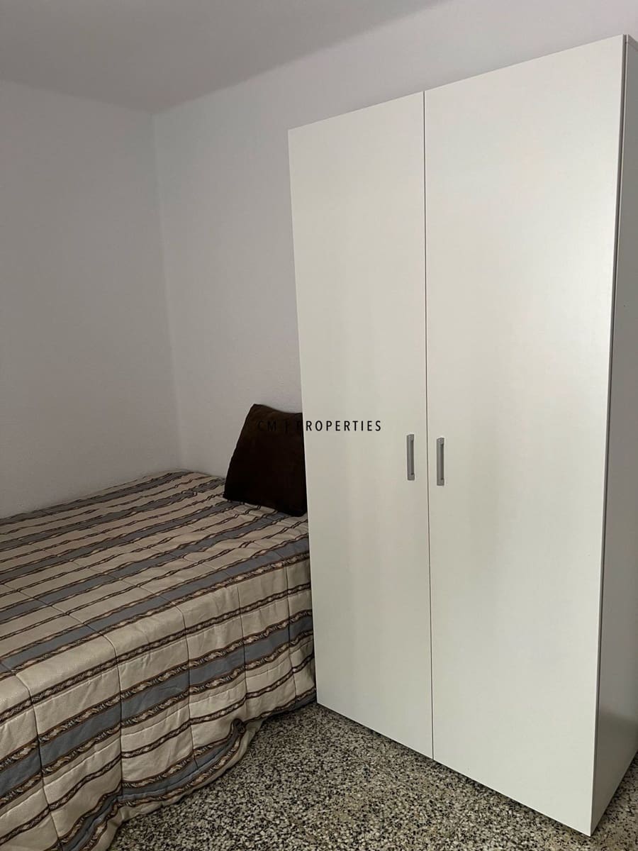 Piso de 4 habitaciones en València ciudad en alquiler - 2.000 € (Ref: 9506442)