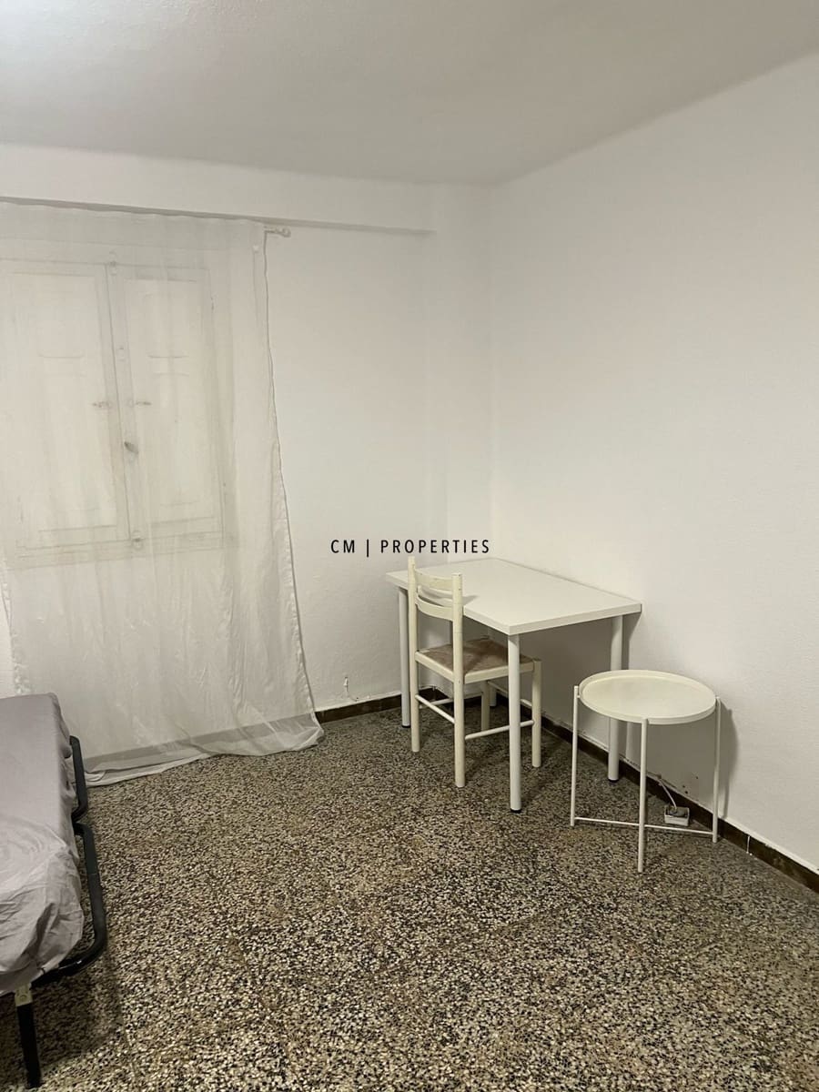 Piso de 4 habitaciones en València ciudad en alquiler - 2.000 € (Ref: 9506442)