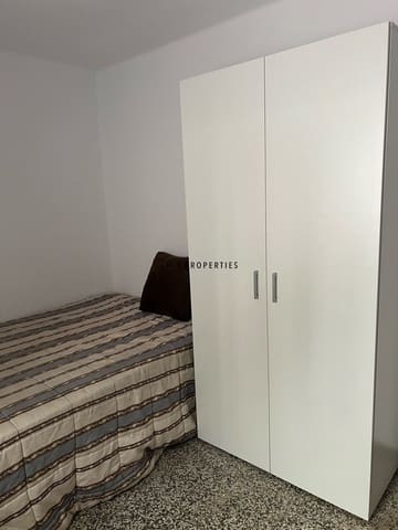 Piso de 4 habitaciones en Ciutat Vella, València ciudad en alquiler - 2.000 € (Ref: 9506442)
