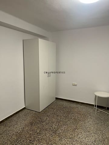 Piso de 4 habitaciones en Ciutat Vella, València ciudad en alquiler - 2.000 € (Ref: 9506442)