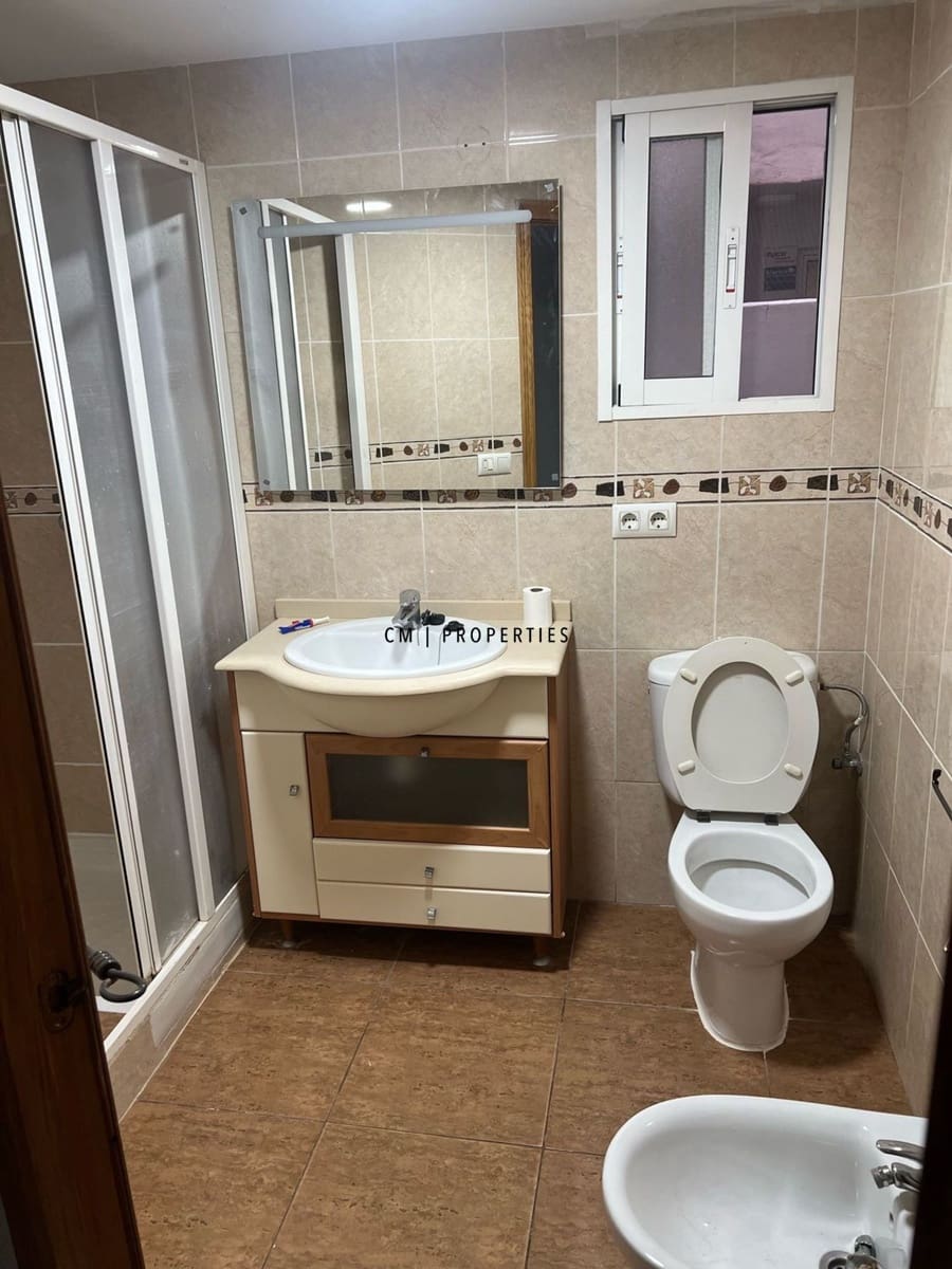 Piso de 4 habitaciones en València ciudad en alquiler - 2.000 € (Ref: 9506442)