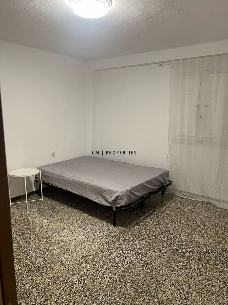 Piso de 4 habitaciones en València ciudad en alquiler - 2.000 € (Ref: 9506442)