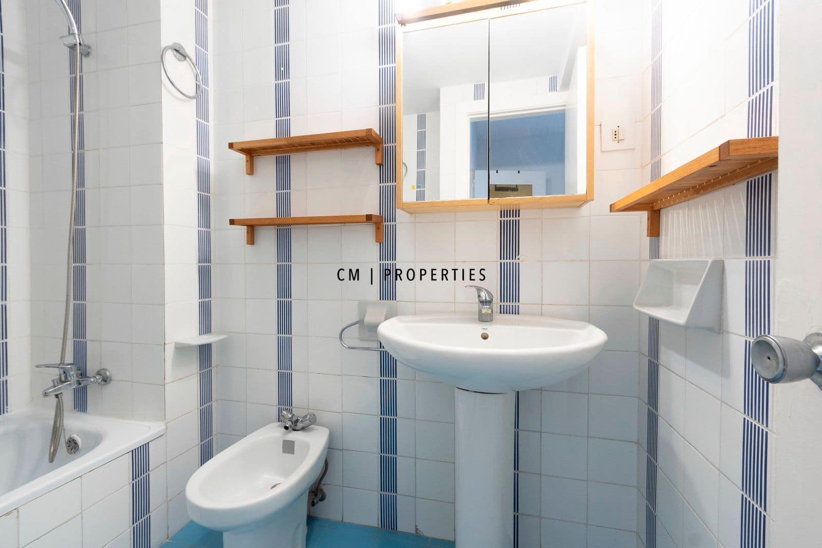 2 bedroom Flat for rent in Valencia city with garage - € 1,200 (Ref: 9506597)