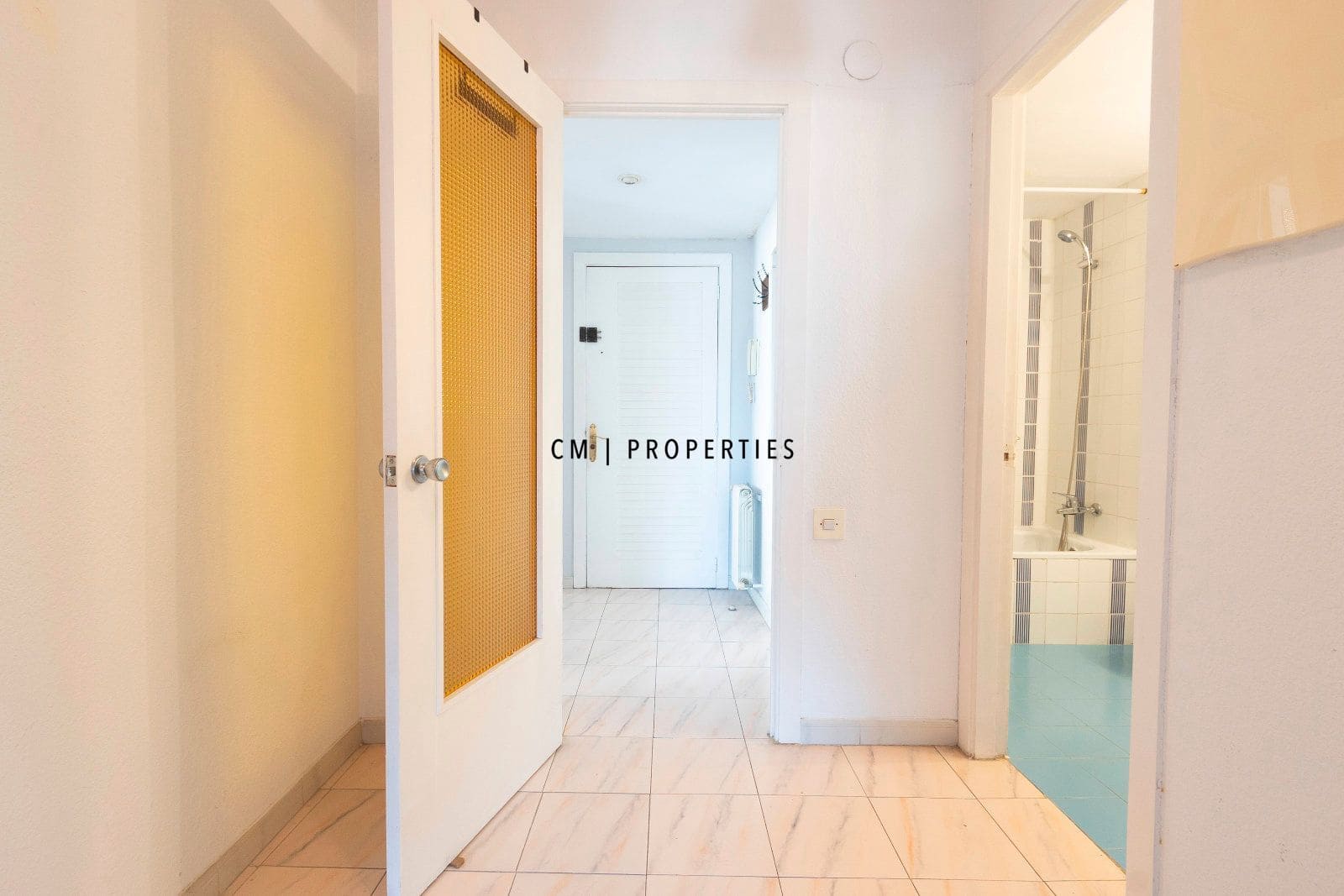 2 bedroom Flat for rent in Valencia city with garage - € 1,200 (Ref: 9506597)