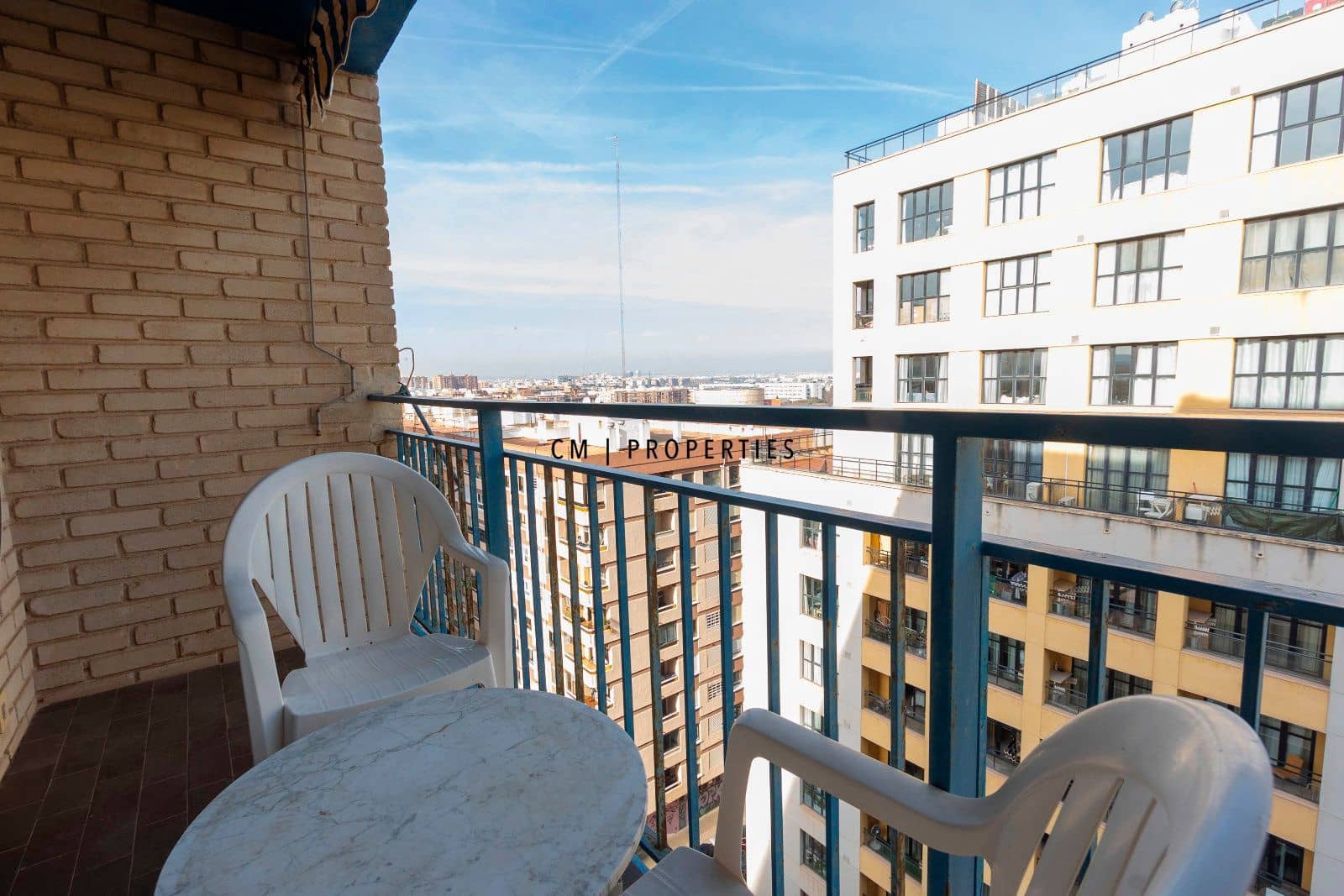 2 bedroom Flat for rent in Valencia city with garage - € 1,200 (Ref: 9506597)