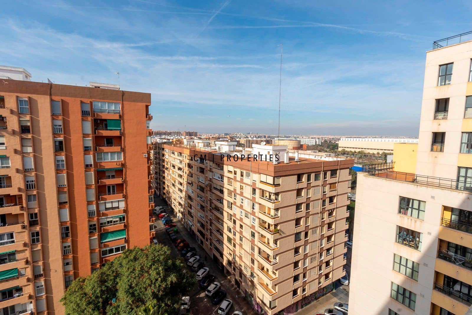 2 bedroom Flat for rent in Valencia city with garage - € 1,200 (Ref: 9506597)