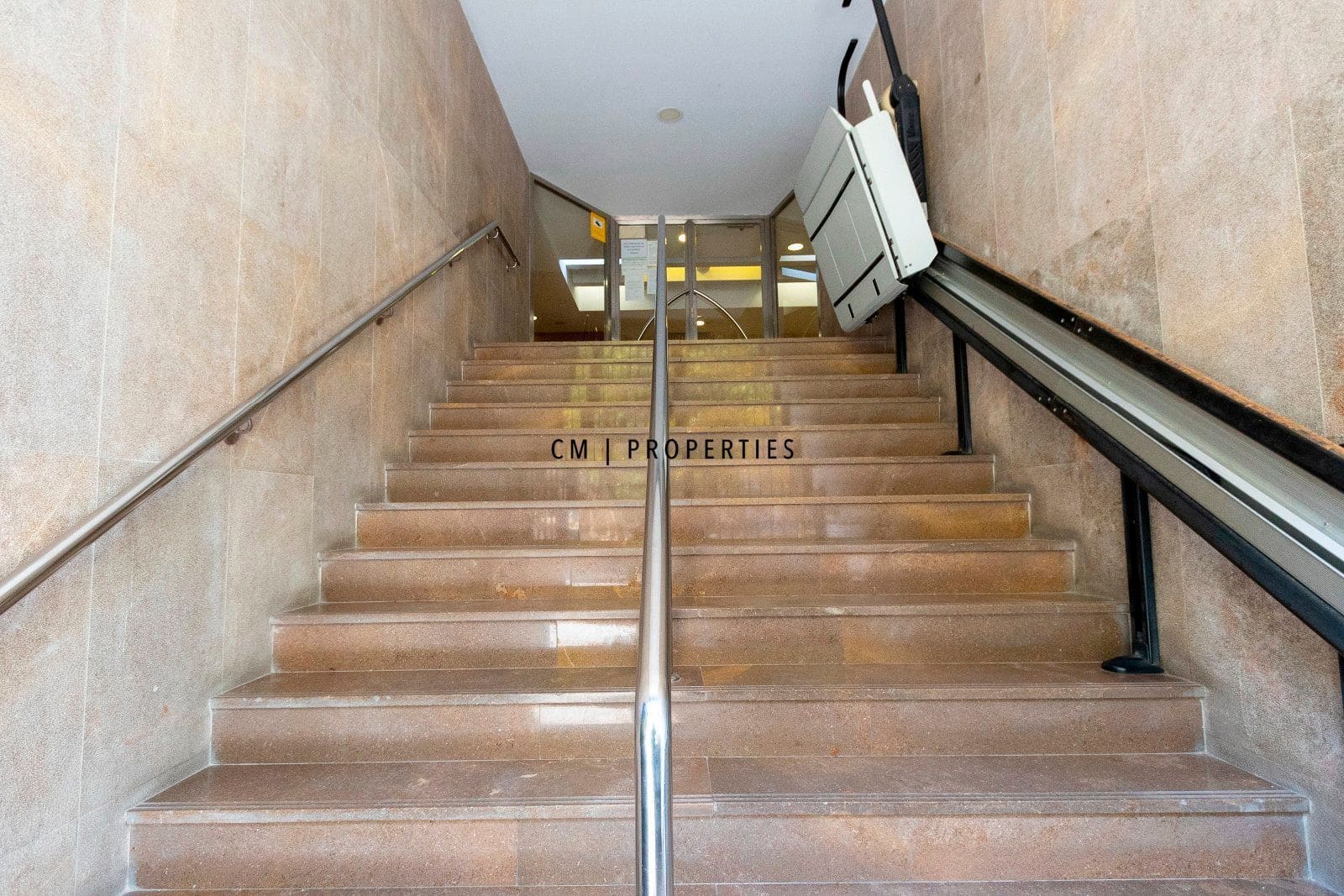 2 bedroom Flat for rent in Valencia city with garage - € 1,200 (Ref: 9506597)