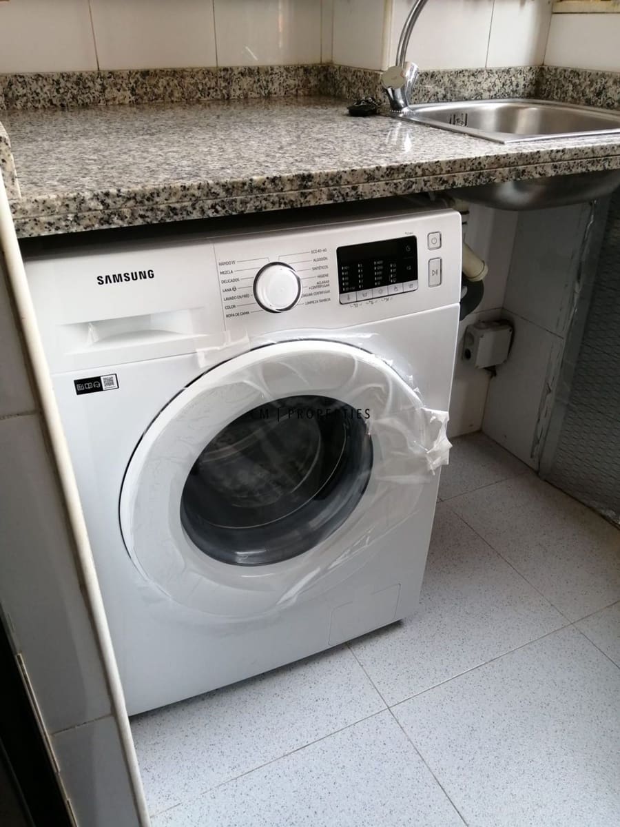 4 bedroom Flat for rent in Valencia city with garage - € 2,500 (Ref: 9506598)