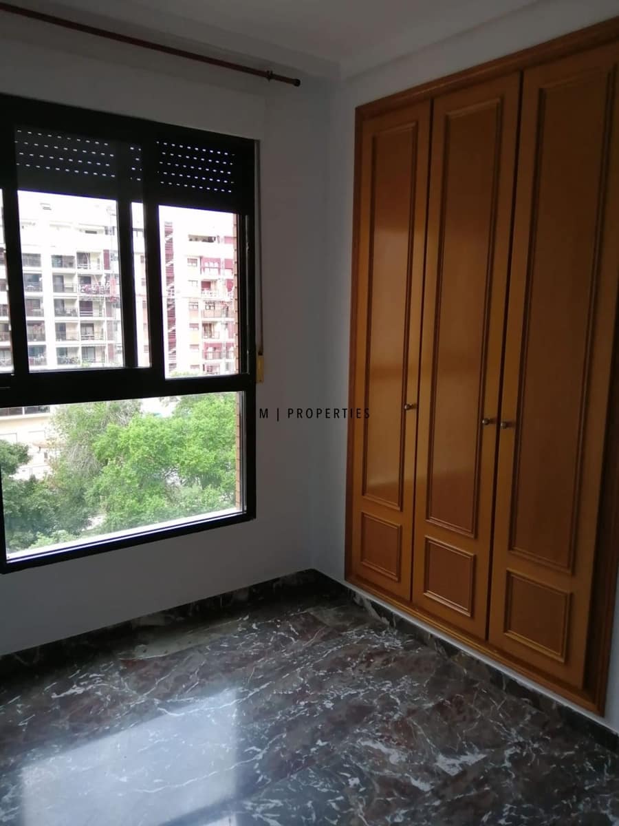 4 bedroom Flat for rent in Valencia city with garage - € 2,500 (Ref: 9506598)