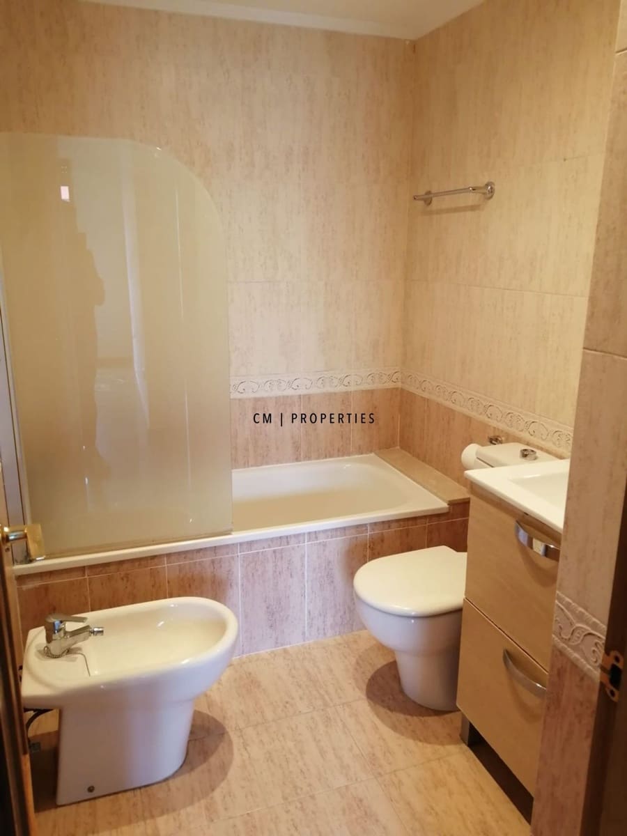 4 bedroom Flat for rent in Valencia city with garage - € 2,500 (Ref: 9506598)