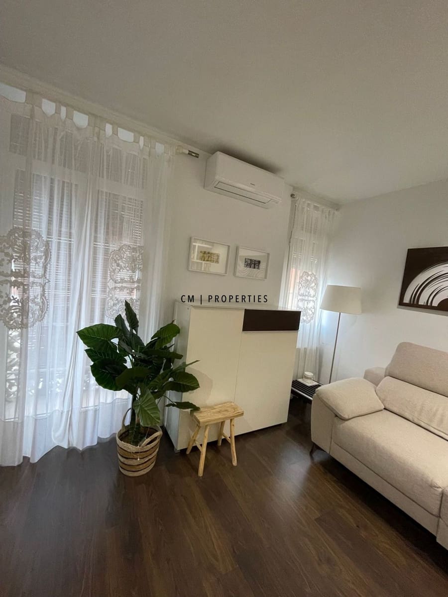 2 bedroom Flat for rent in Valencia city - € 1,700 (Ref: 9510133)
