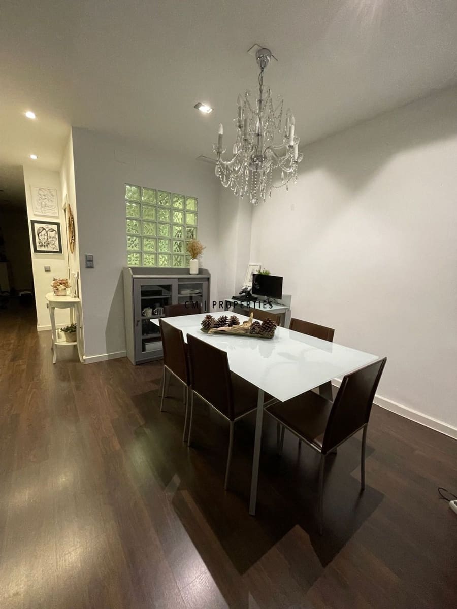 2 bedroom Flat for rent in Valencia city - € 1,700 (Ref: 9510133)