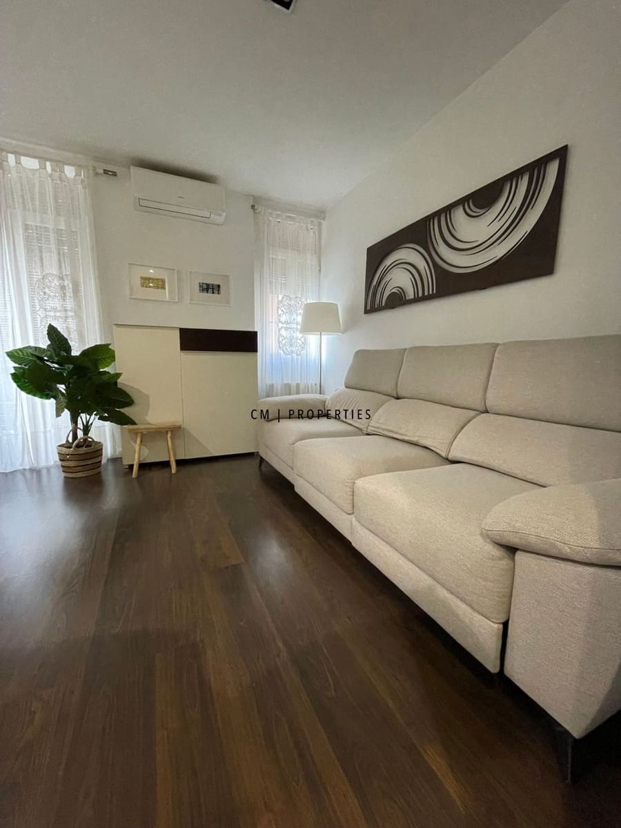 2 bedroom Flat for rent in Valencia city - € 1,700 (Ref: 9510133)