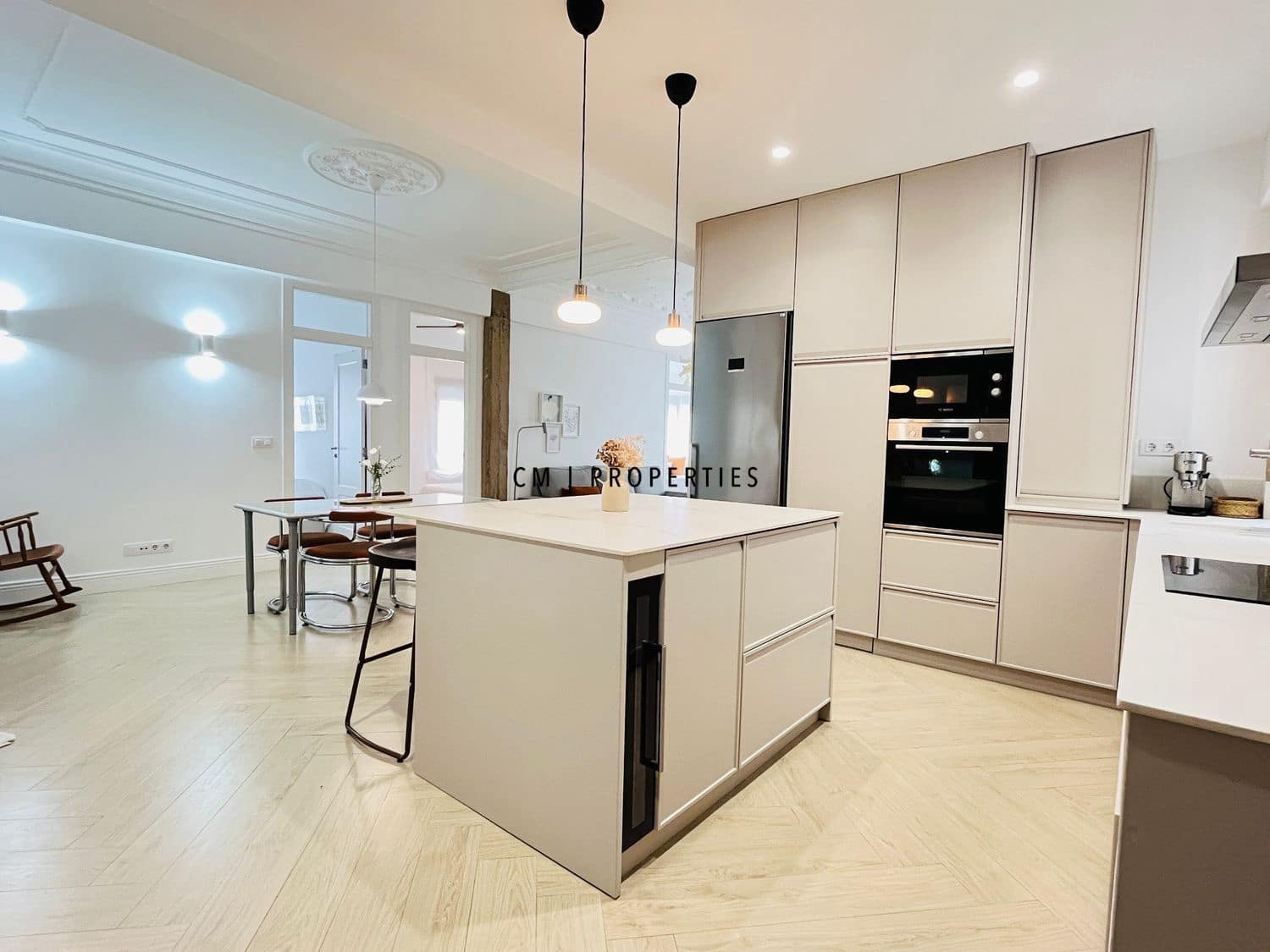 4 quarto Apartamento para arrendar em Valencia cidade com garagem - 2 490 € (Ref: 9524593)