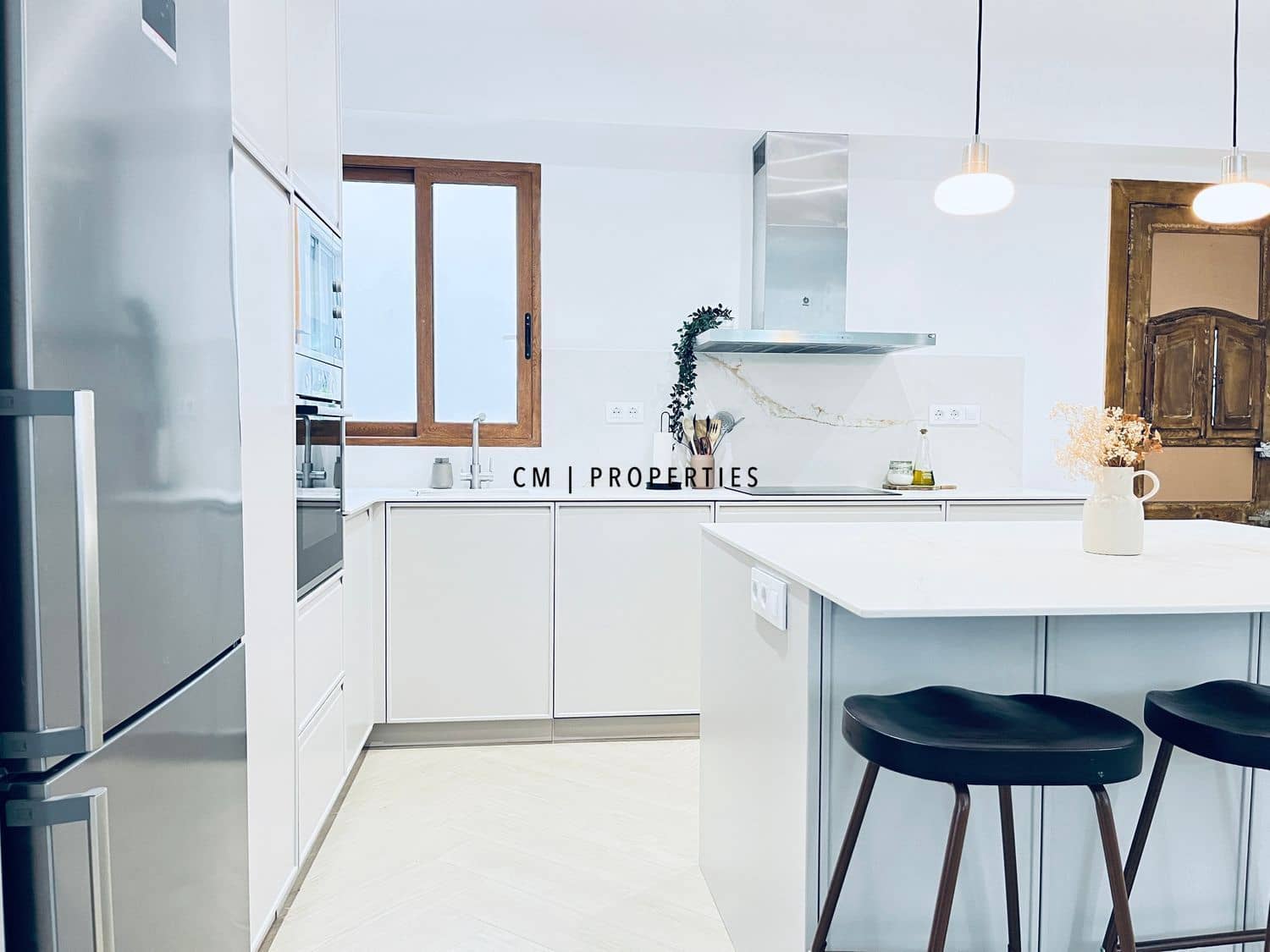 4 quarto Apartamento para arrendar em Valencia cidade com garagem - 2 490 € (Ref: 9524593)