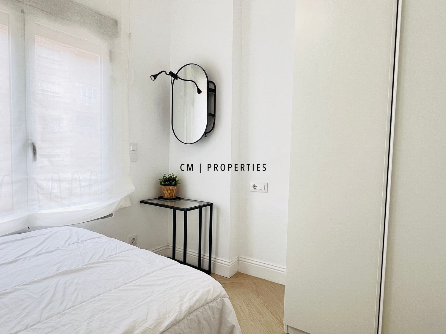 4 quarto Apartamento para arrendar em Valencia cidade com garagem - 2 490 € (Ref: 9524593)