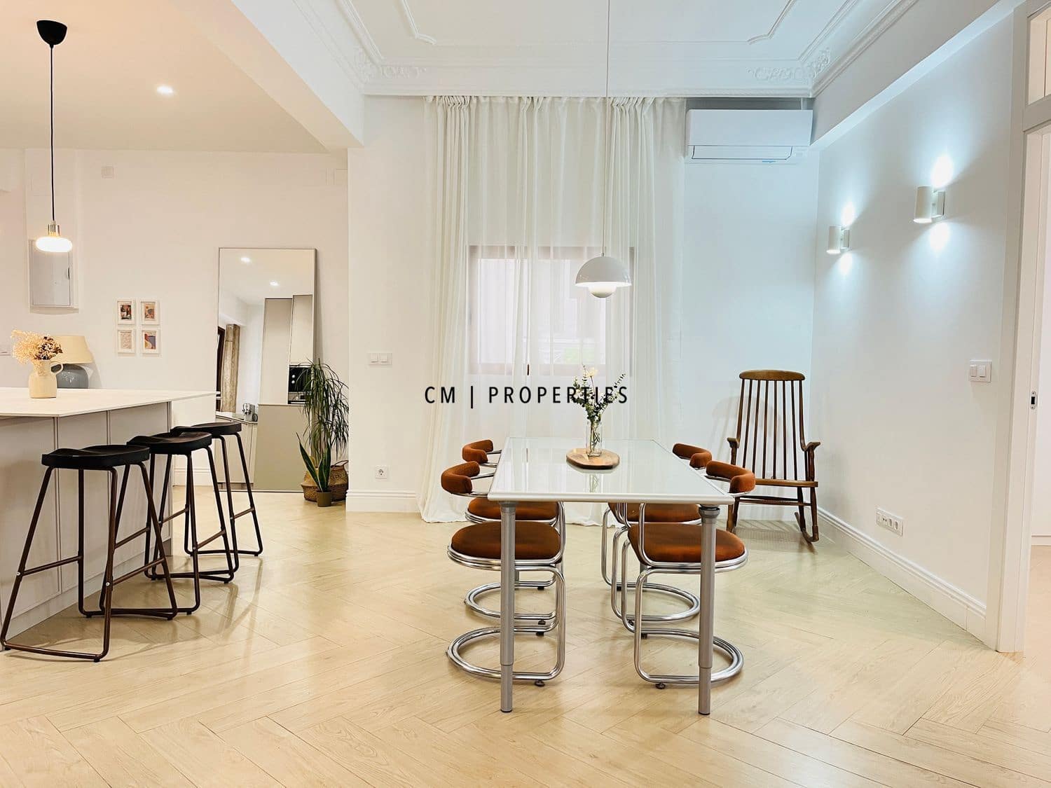 4 quarto Apartamento para arrendar em Valencia cidade com garagem - 2 490 € (Ref: 9524593)