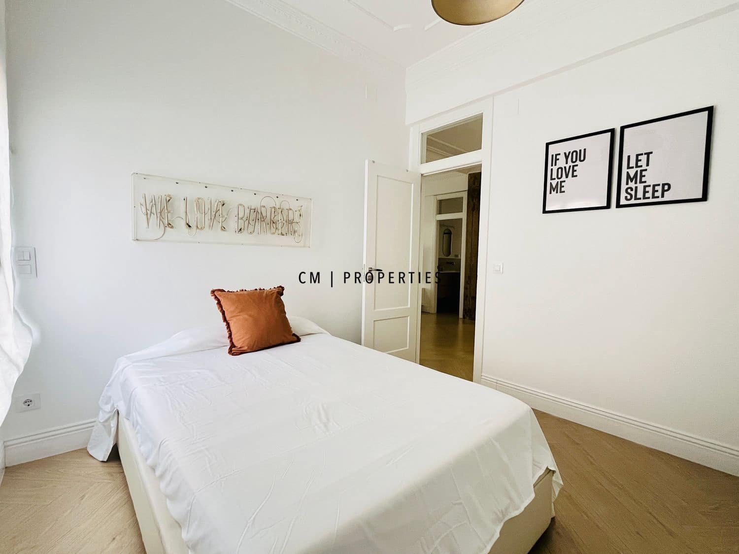 4 quarto Apartamento para arrendar em Valencia cidade com garagem - 2 490 € (Ref: 9524593)