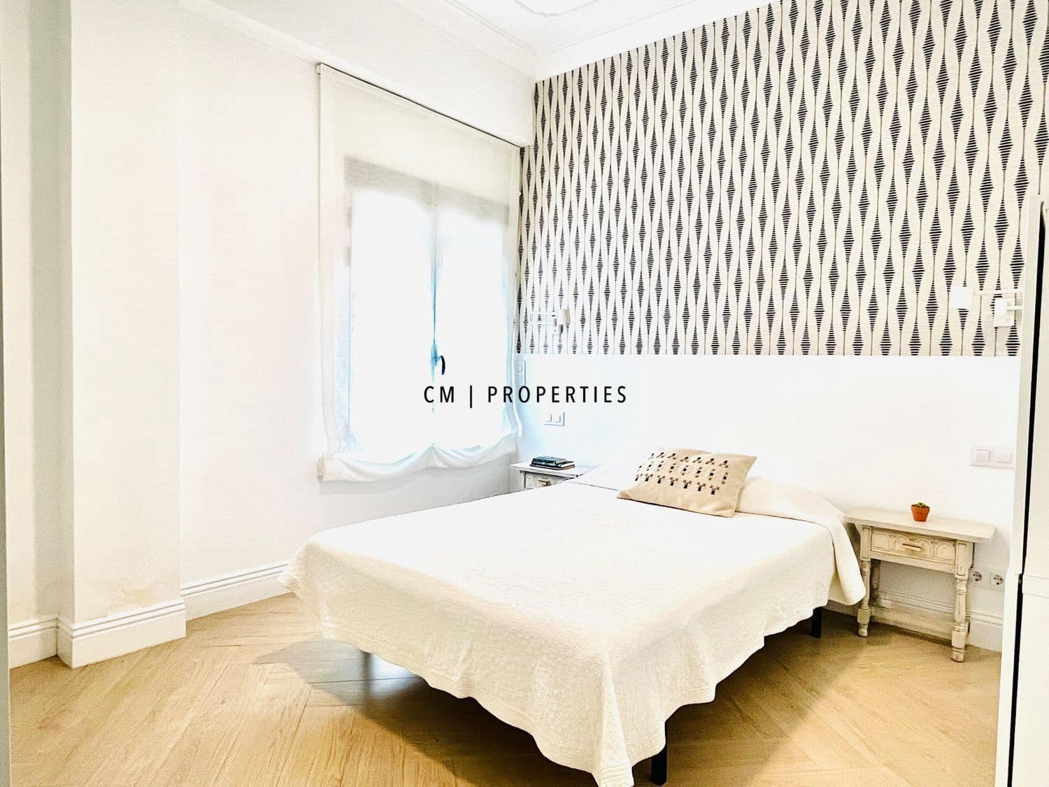 4 quarto Apartamento para arrendar em Valencia cidade com garagem - 2 490 € (Ref: 9524593)