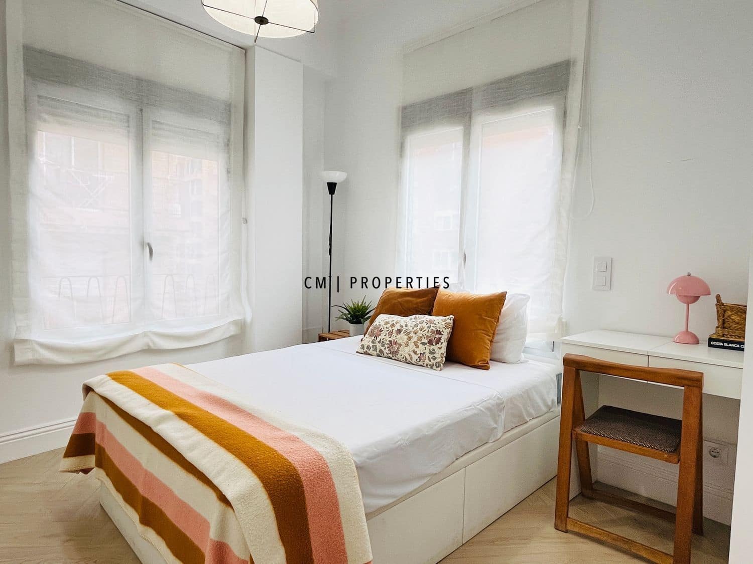 4 quarto Apartamento para arrendar em Valencia cidade com garagem - 2 490 € (Ref: 9524593)