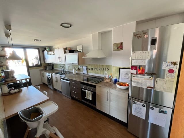 3 slaapkamer Flat te huur in Paterna met garage - € 1.100 (Ref: 9525591)