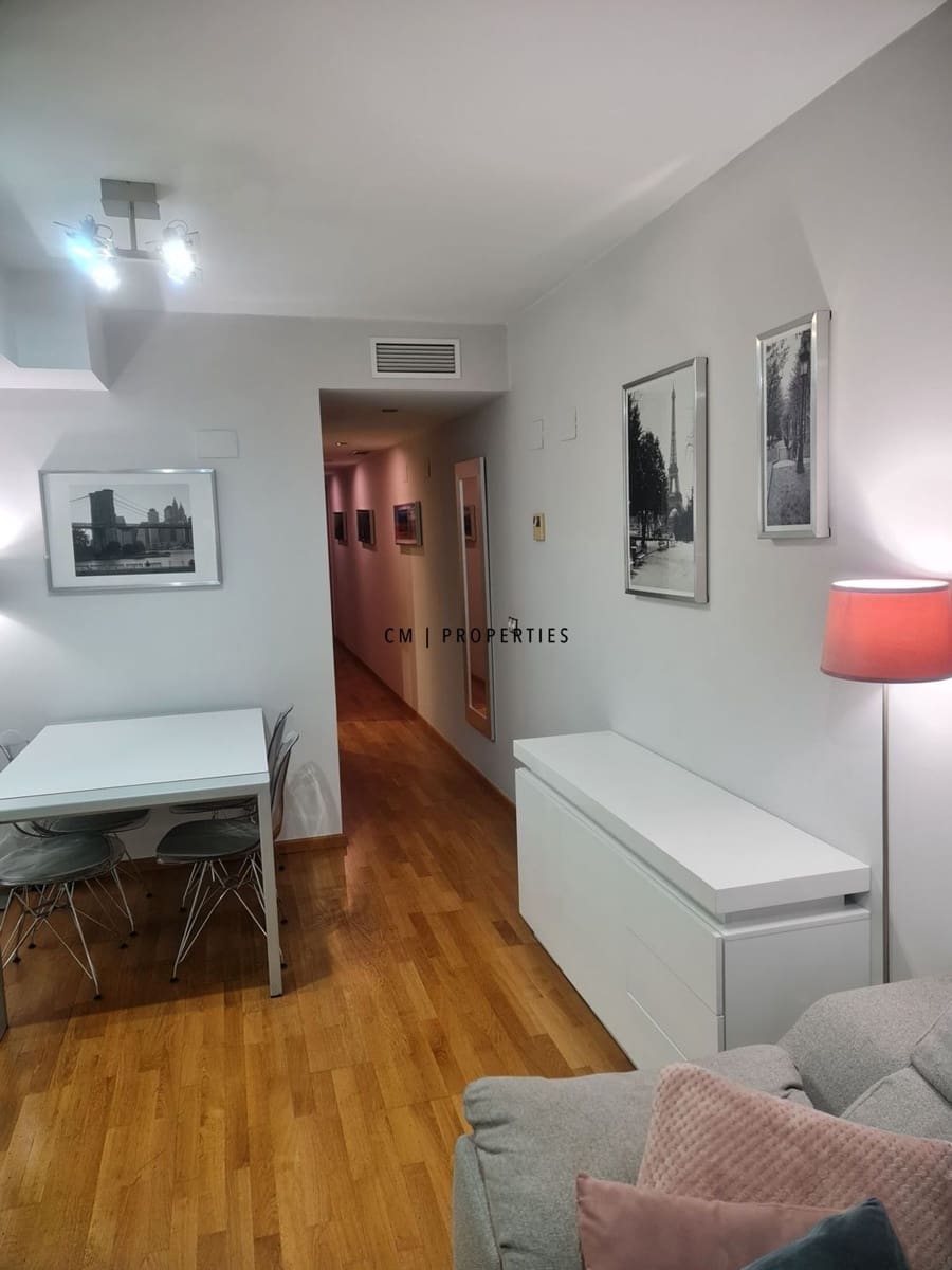 2 soverom Leilighet til leie i Valencia by - € 1 100 (Ref: 9525754)