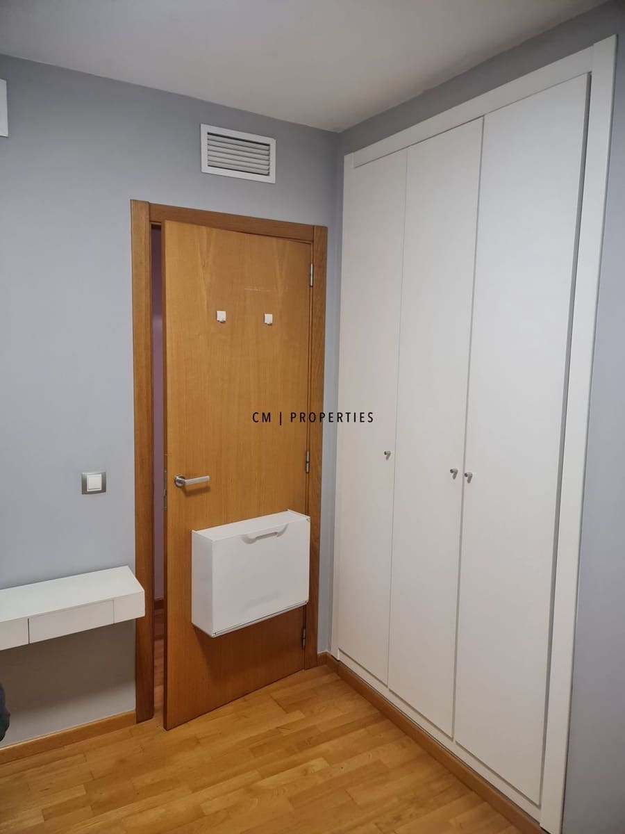 2 soverom Leilighet til leie i Valencia by - € 1 100 (Ref: 9525754)