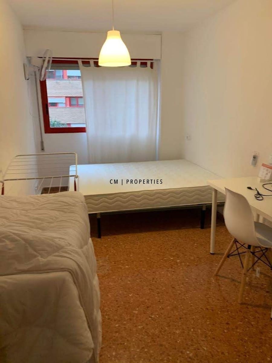 4 sypialnia Mieszkanie do wynajęcia w Miasto Walencja - 1 500 € (Ref: 9528784)