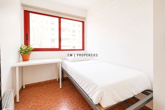 4 makuuhuone Asunto vuokrattavana paikassa Quatre Carreres, Valencia kaupunki - 1 500 € (Ref: 9528784)