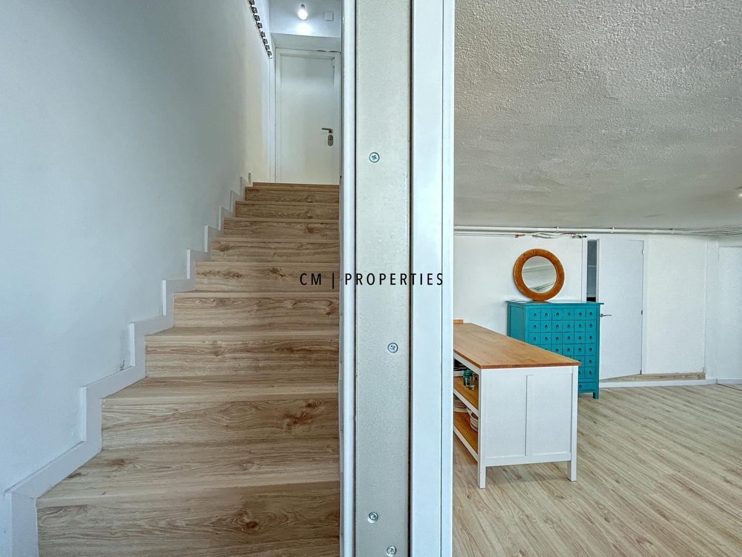 2 soverom Villa til leie i Torrent - € 1 300 (Ref: 9529008)