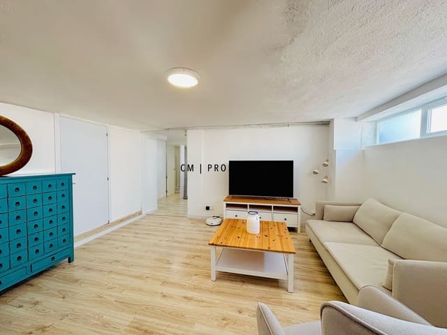 2 soverom Villa til leie i Torrent - € 1 300 (Ref: 9529008)