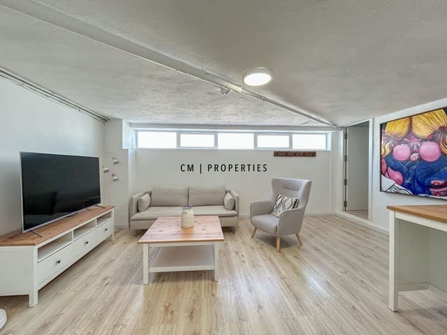 2 soverom Villa til leie i Torrent - € 1 300 (Ref: 9529008)