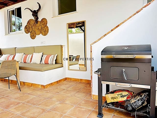 2 soverom Villa til leie i Torrent - € 1 300 (Ref: 9529008)