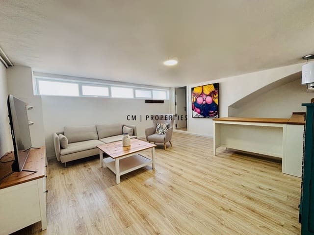 2 soverom Villa til leie i Torrent - € 1 300 (Ref: 9529008)