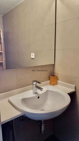 1 slaapkamer Flat te huur in Valencia stad met zwembad garage - € 1.100 (Ref: 9529412)